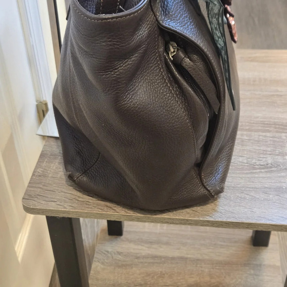 Maxima Milano Leather Purse - Picture 4 of 15